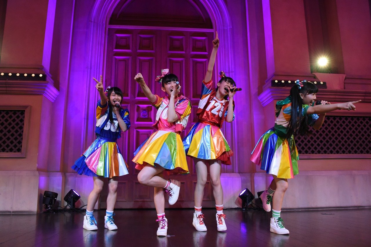 「ときめき♡宣伝部 ～5th SEASON～ 大胆 震撼 烈火のごとく襲来ドーン！ツアー！」東京・ヴィーナスフォート教会広場の様子。