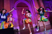 「ときめき♡宣伝部 ～5th SEASON～ 大胆 震撼 烈火のごとく襲来ドーン！ツアー！」東京・ヴィーナスフォート教会広場の様子。