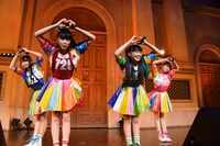 「ときめき♡宣伝部 ～5th SEASON～ 大胆 震撼 烈火のごとく襲来ドーン！ツアー！」東京・ヴィーナスフォート教会広場の様子。