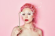 Charaの新たなアーティスト写真。