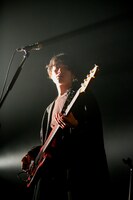 長谷川カオナシ（B / クリープハイプ）（Photo by Viola Kam [V'z Twinkle]）