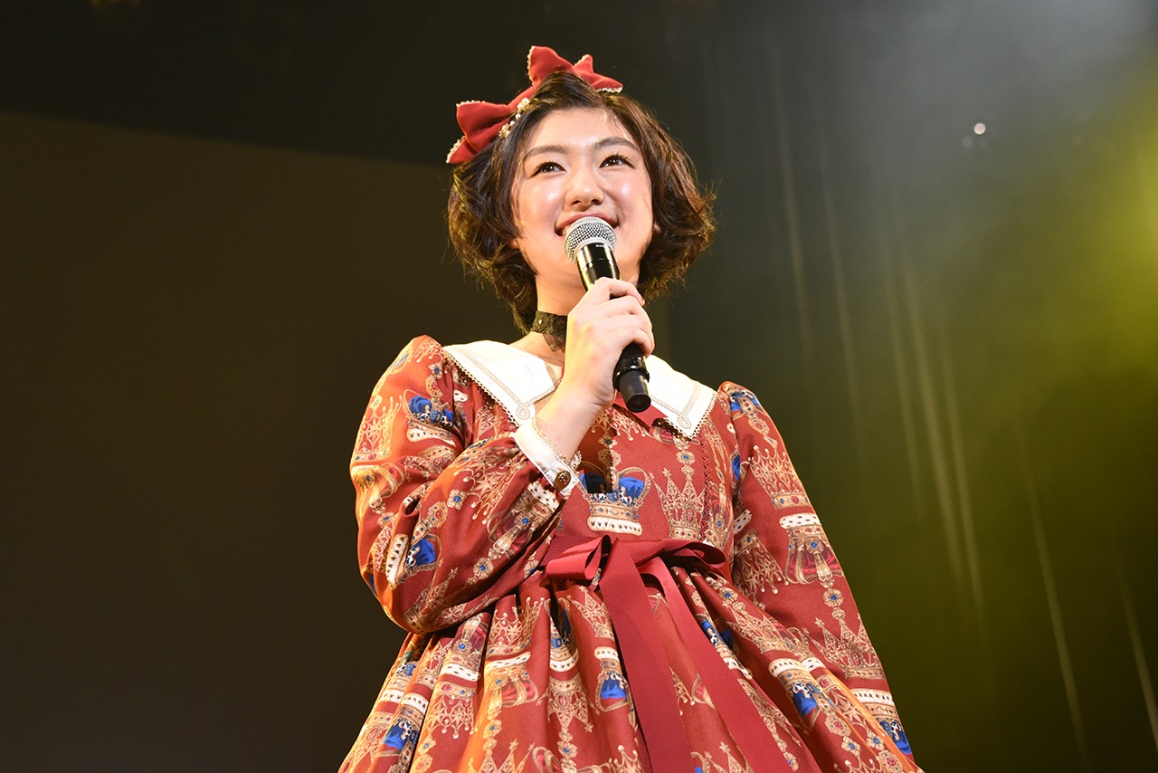 小林歌穂