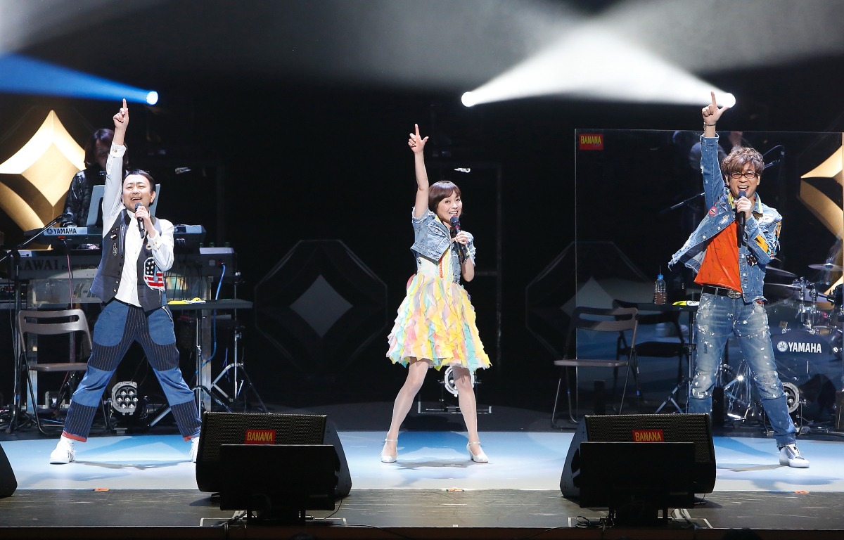 バナナフリッターズ「BANANA FRITTERS A-Go-Go!!! Re:LIVE 2017」の様子。（写真提供：ワーナーミュージック・ジャパン）