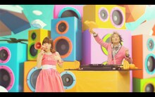 angela「全力☆Summer!」ミュージックビデオのワンシーン。