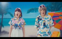 angela「全力☆Summer!」ミュージックビデオのワンシーン。