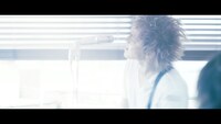 INORAN「Ride the Rhythm」ミュージックビデオのワンシーン。