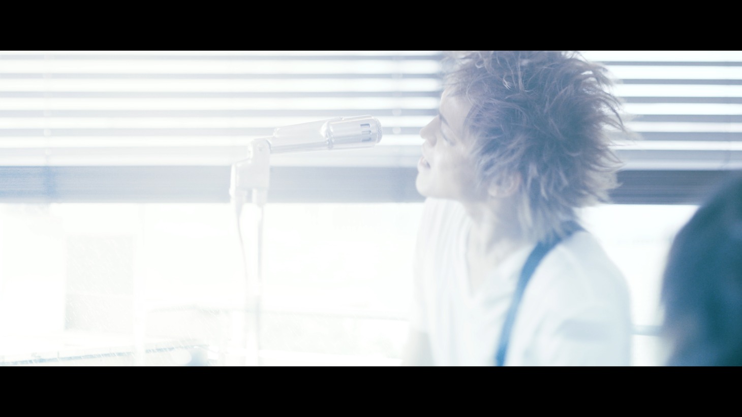 INORAN「Ride the Rhythm」ミュージックビデオのワンシーン。