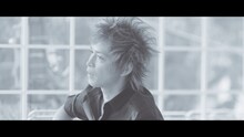 INORAN「Shine for me tonight」ミュージックビデオのワンシーン。