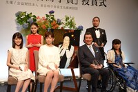 「第8回 岩谷時子賞」の受賞者。