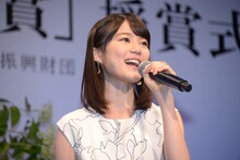 「プリュメ街」を歌唱する生田絵梨花。