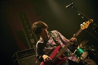 長谷川カオナシ（B / クリープハイプ）（Photo by TAKESHI SHINTO）