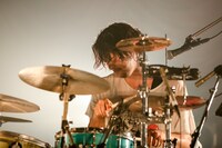 鈴木貴雄（Dr / UNISON SQUARE GARDEN）（Photo by Viola Kam [V'z Twinkle]）