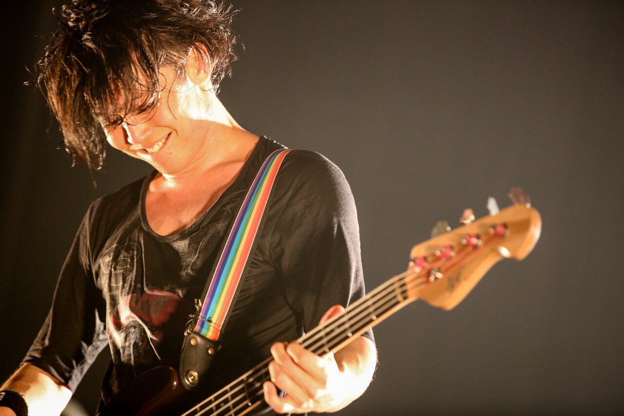 田淵智也（B / UNISON SQUARE GARDEN）（Photo by Viola Kam [V'z