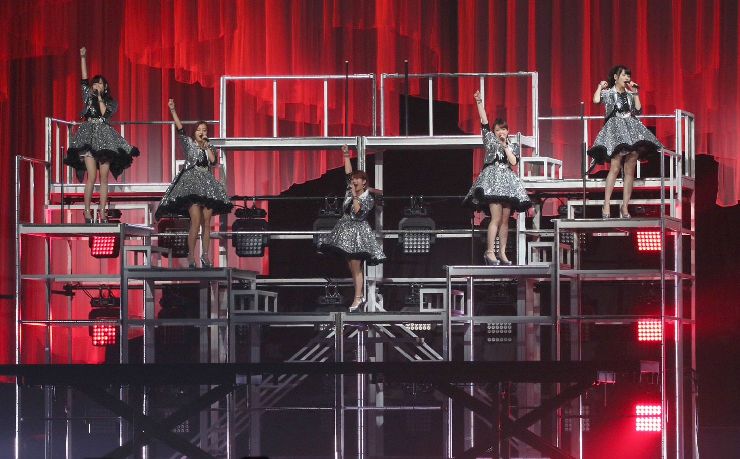 「℃-ute ラストコンサート in さいたまスーパーアリーナ ～Thank you team℃-ute～」の様子。（写真提供：アップフロント）