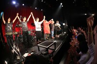 カノエラナ「とうめいはーん!!!ふくをマネくぜ勇者たち。【バンド編】」WWW X公演の様子。（撮影：久保永隆二）