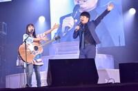 左からmiwa、MC.waka。