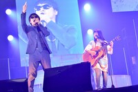 MC.waka（左）とmiwa（右）。