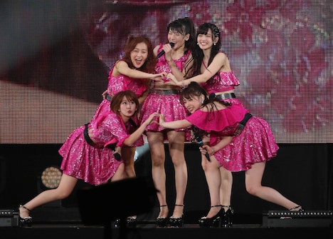 「℃-ute ラストコンサート in さいたまスーパーアリーナ ～Thank you team℃-ute～」の様子。（写真提供：アップフロント）