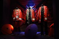 「HiGH&LOW THE MUSEUM」達磨一家の衣装展示。