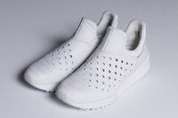 「ANREALAGE MONTE Z」ホワイト×ホワイト