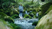 「サントリー天然水」新CM「水の山行ってきた 奥大山」編のワンシーン。