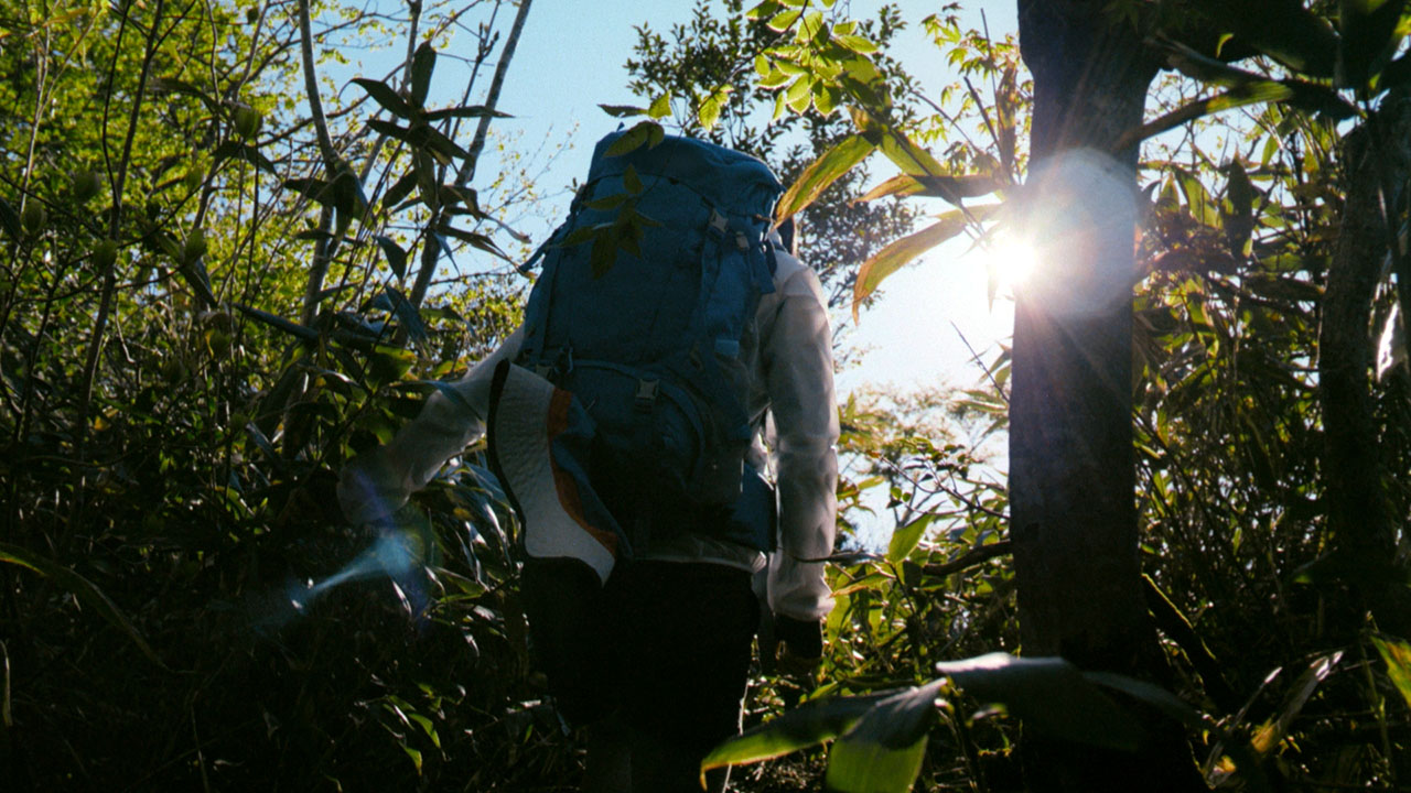 「サントリー天然水」新CM「水の山行ってきた 奥大山」編のワンシーン。