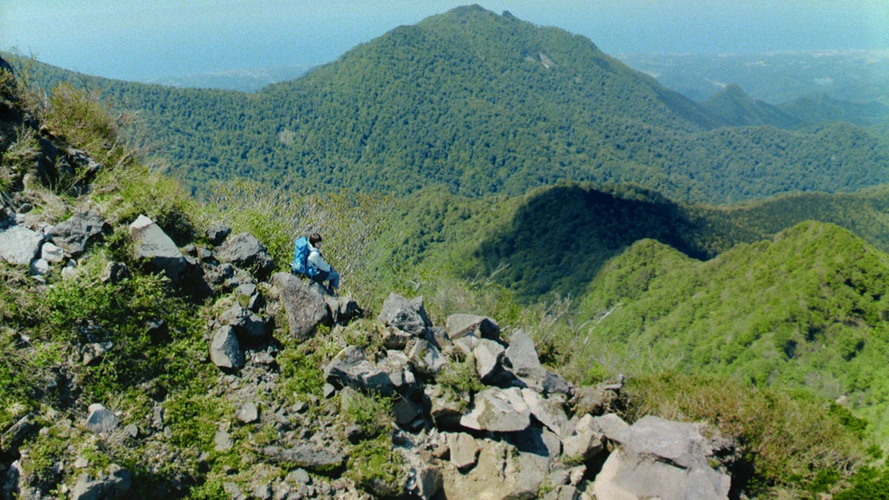 「サントリー天然水」新CM「水の山行ってきた 奥大山」編のワンシーン。