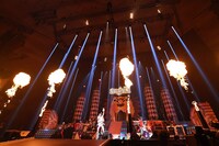 angela「angelaのミュージック・ワンダー★特大サーカスin日本武道館～僕等は目指したShangri-La～」東京・日本武道館公演の様子。（写真提供：キングレコード）