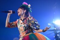 angela「angelaのミュージック・ワンダー★特大サーカスin日本武道館～僕等は目指したShangri-La～」東京・日本武道館公演の様子。（写真提供：キングレコード）