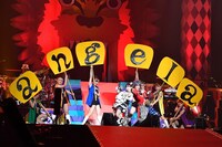 angela「angelaのミュージック・ワンダー★特大サーカスin日本武道館～僕等は目指したShangri-La～」東京・日本武道館公演の様子。（写真提供：キングレコード）