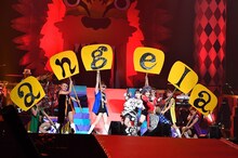 angela「angelaのミュージック・ワンダー★特大サーカスin日本武道館～僕等は目指したShangri-La～」東京・日本武道館公演の様子。（写真提供：キングレコード）