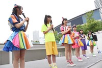 ときめき▽宣伝部「ときめき▽宣伝部 ～5th SEASON～ 大胆 震撼 烈火のごとく襲来ドーン！ツアー！リターンズ」東京・ららぽーと豊洲シーサイドデッキ メインステージ公演の様子。