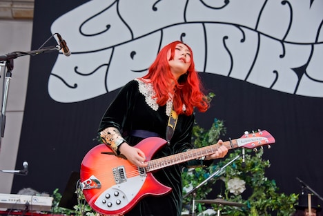 松尾レミ（Vo, G）（撮影：ハヤシマコ）