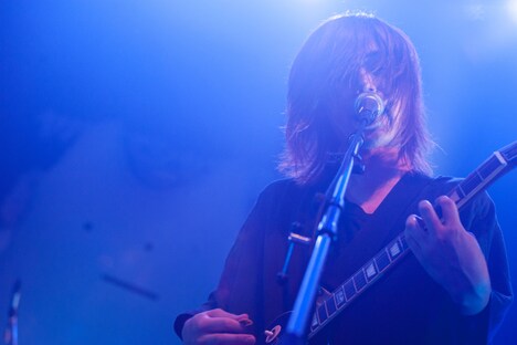 こやまたくや（G, Vo）（Photo by keiju kawase）
