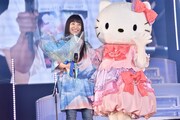 左からmiwa、キティちゃん。（撮影：古溪一道）