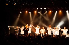 電波少女ワンマンライブ「EST.」の様子。（撮影：冨田望）