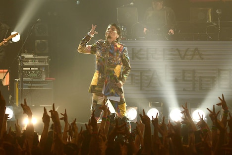 KREVA「KREVA CONCERT TOUR 2017『TOTAL 908』」最終公演の様子。（撮影：半田安政）