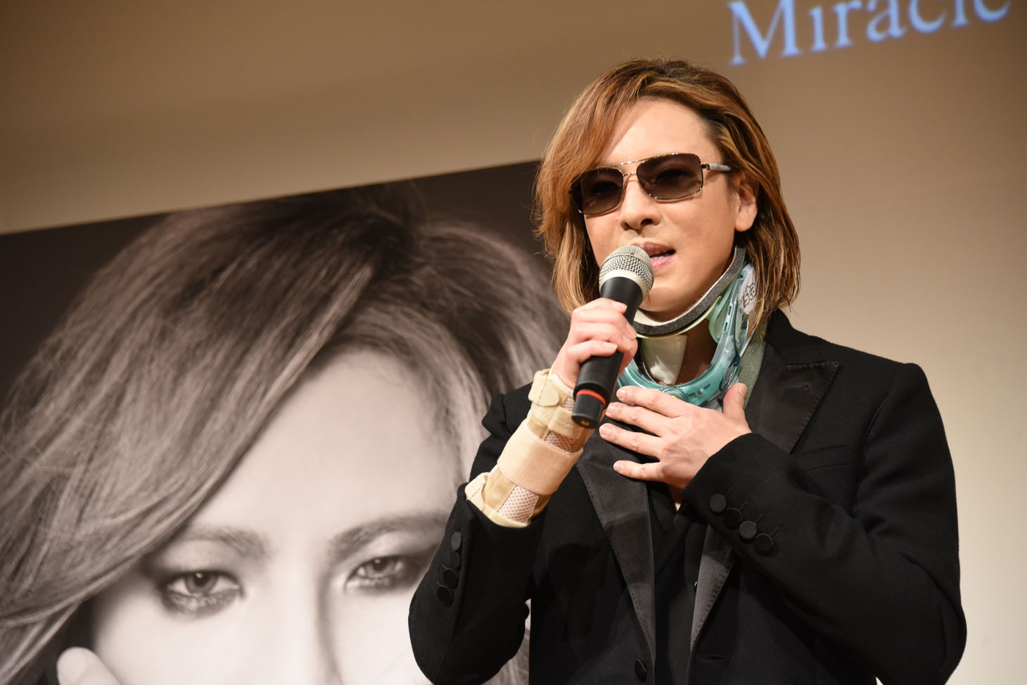 YOSHIKI