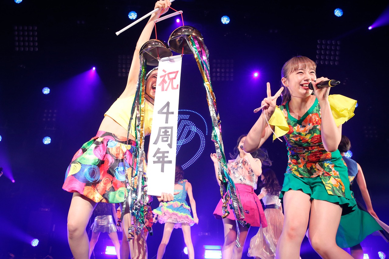 「東京パフォーマンスドール 4th Anniversary ダンスサミット」初日公演の様子。（写真提供：EPICレコードジャパン）