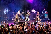 イヤホンズ2周年記念LIVE「月世界旅行楽団」の様子。(撮影:中島たくみ)
