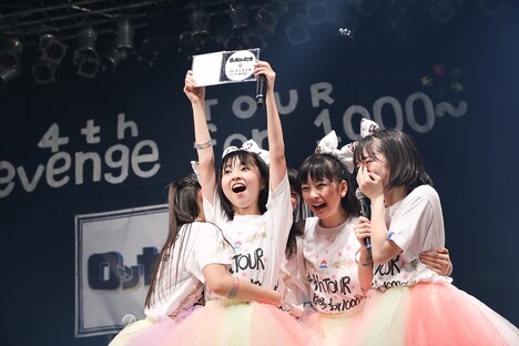 1stアルバム発売決定の知らせに歓喜するロッカジャポニカ。（撮影：笹森健一）