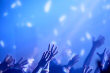 H△G「H△G『声 ～VOCALOID Cover Album～』リリースパーティ＠nicofarre」の様子。（写真提供：徳間ジャパンコミュニケーションズ）