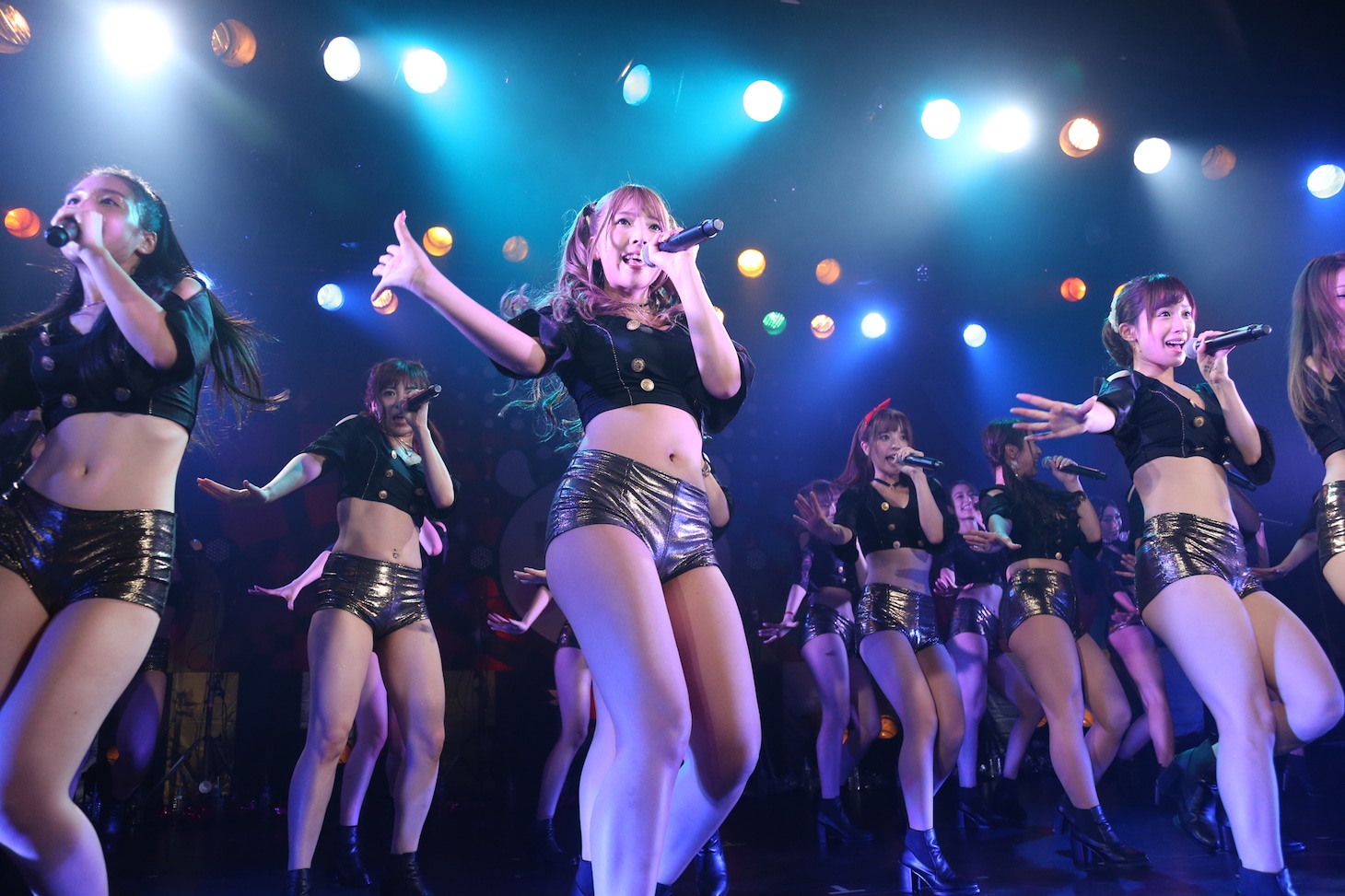 恵比寿★マスカッツ 喜怒愛楽ツアー「全国イク行く～▼」最終公演の様子。（写真提供：ポニーキャニオン）