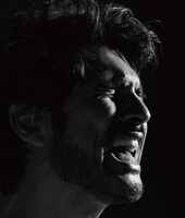 平井堅「Ken Hirai Singles Best Collection 歌バカ2」通常盤ジャケット