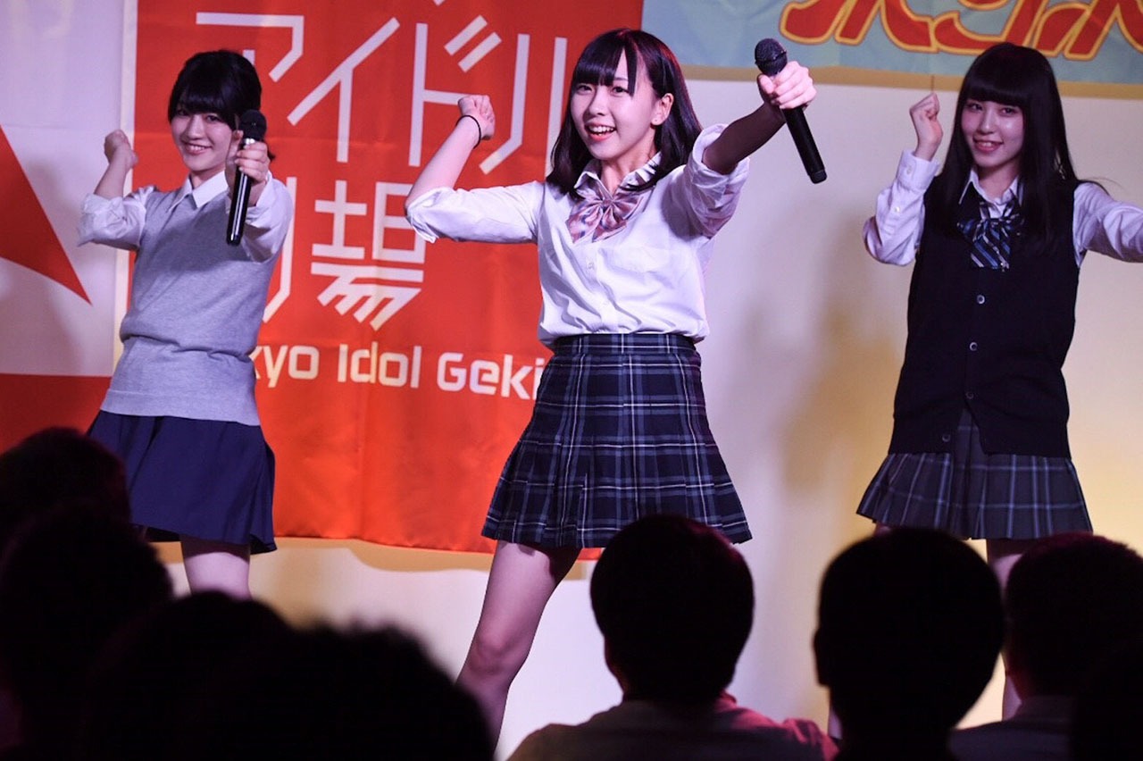 レッツポコポコ「レッツどもども」東京・東京アイドル劇場公演の様子。（写真提供：YOU'LLRECORDS.）