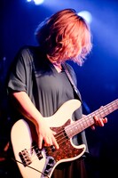 ごっきん（B, Cho / yonige）（Photo by Viola Kam［V'z Twinkle Photography］）