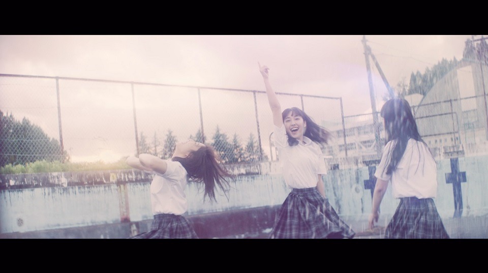 J☆Dee'Z「Melody」のミュージックビデオのワンシーン。