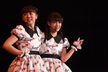 清美咲（左）と清優華（右）。