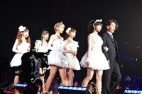 バージンロードを歩く清 竜人25。