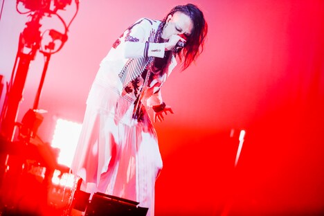 逹瑯（Vo）（撮影：西槇太一）